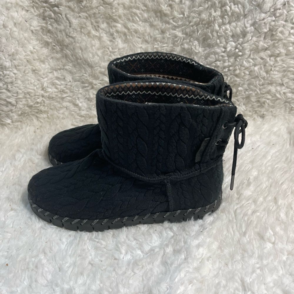 MUK LUKS Cable Knit Short Boots Hoboken Black .Faux fur insole rubber soles SZ10